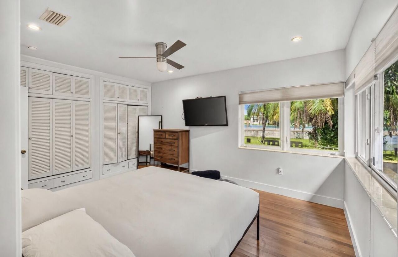 1345 Marseille Drive, Miami Beach, FL 33141 Photo