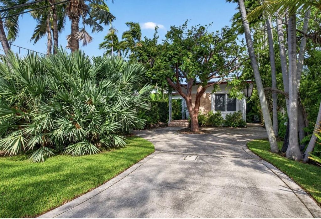 1345 Marseille Drive, Miami Beach, FL 33141 Photo