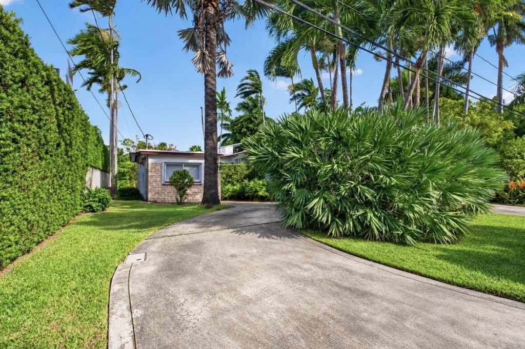 1345 Marseille Drive, Miami Beach, FL 33141 Photo