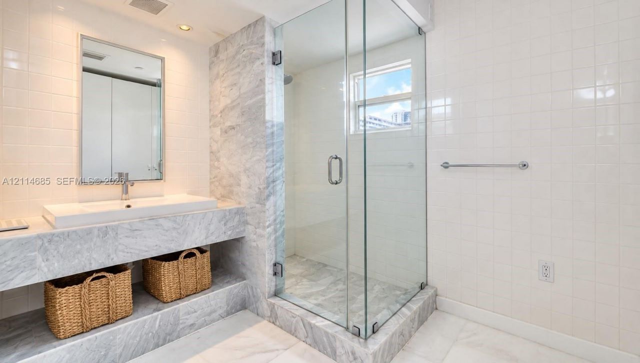 1035 West Ave , Unit 704, Miami Beach, FL 33139 Photo