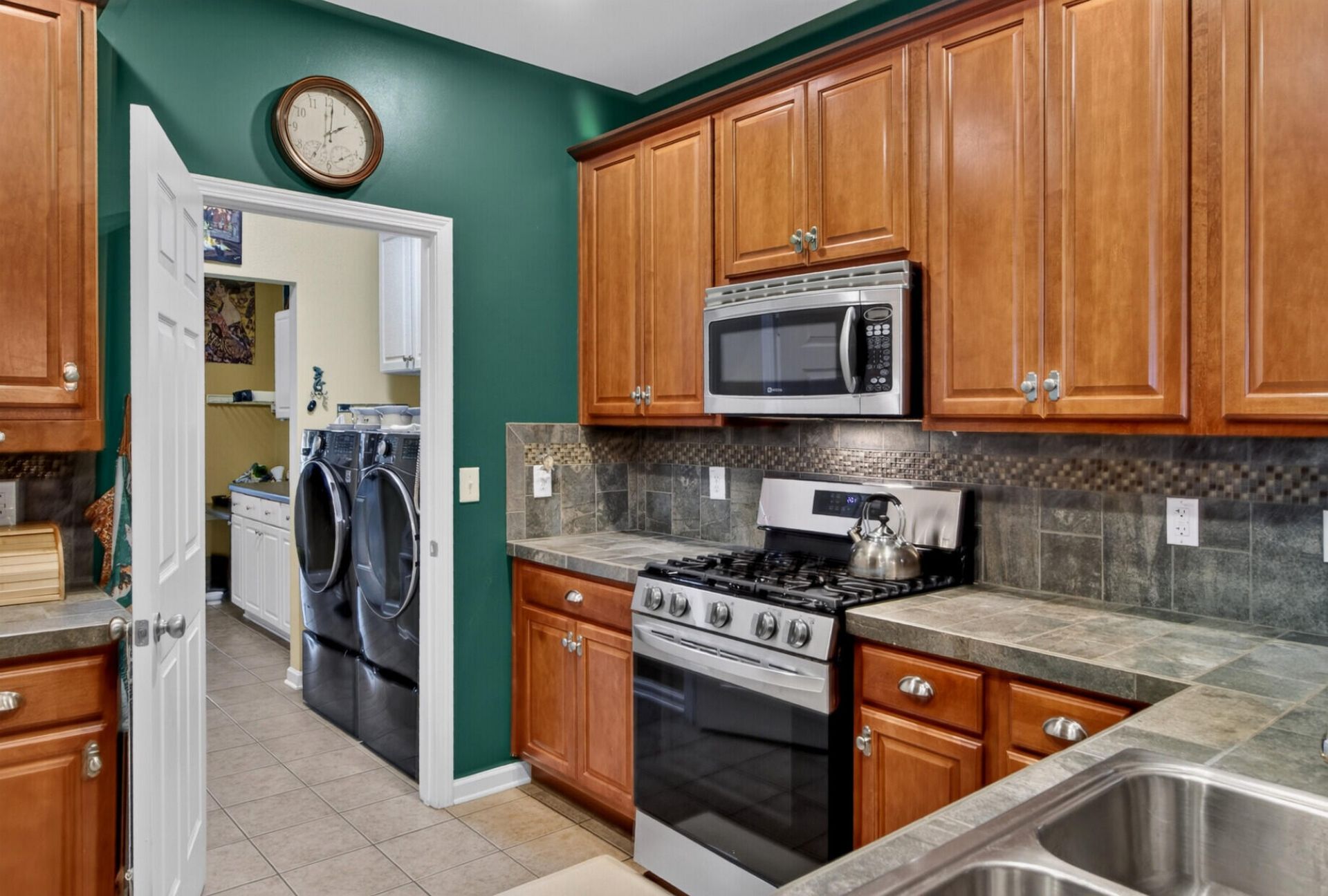 193 Larissa Drive Photo 13