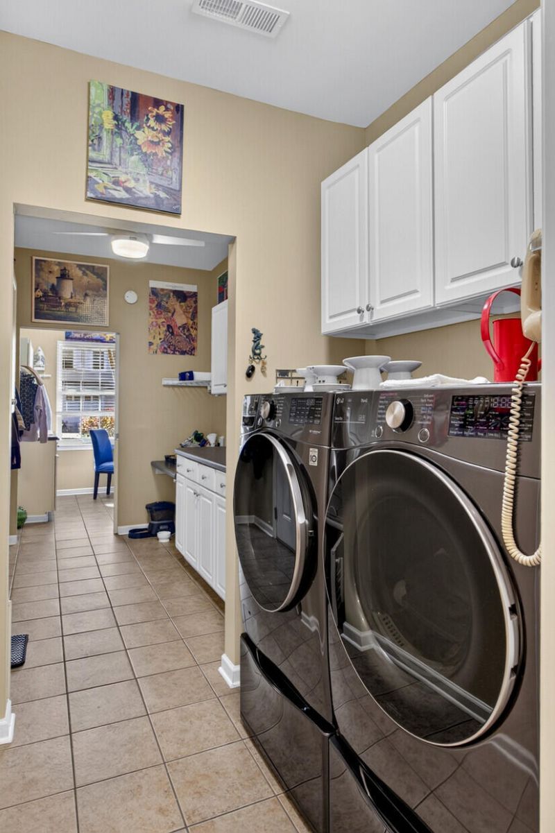 193 Larissa Drive Photo 17