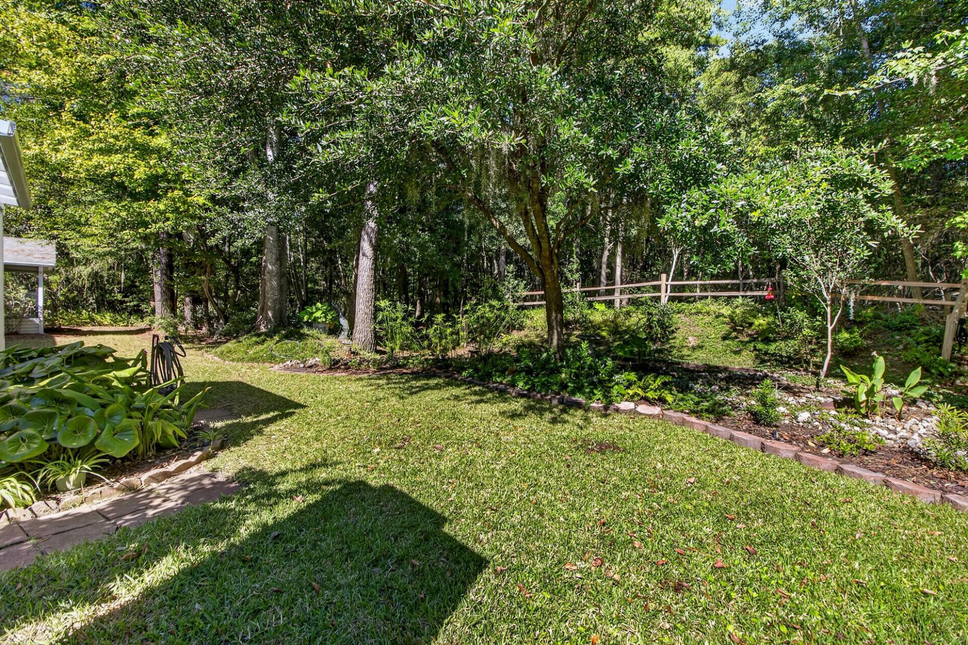 193 Larissa Drive Photo 35