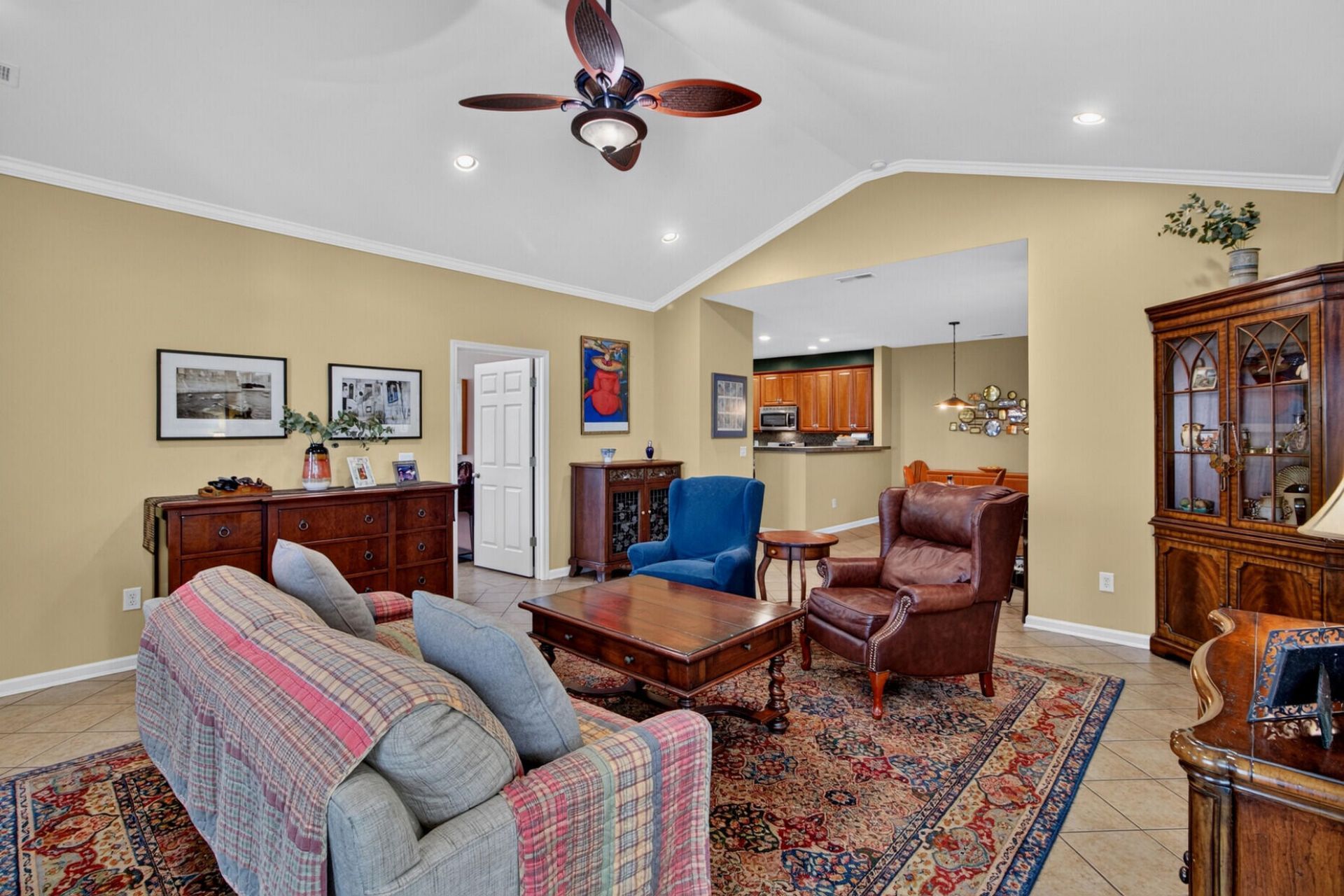 193 Larissa Drive Photo 9