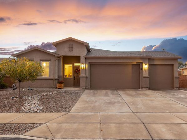 517 Landing Court NE, Rio Rancho, NM 87124