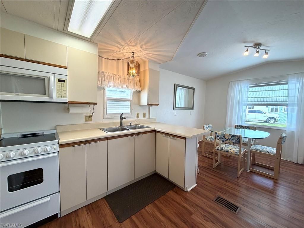 4701 Pilgrims Way W, Estero, FL 33928 Photo