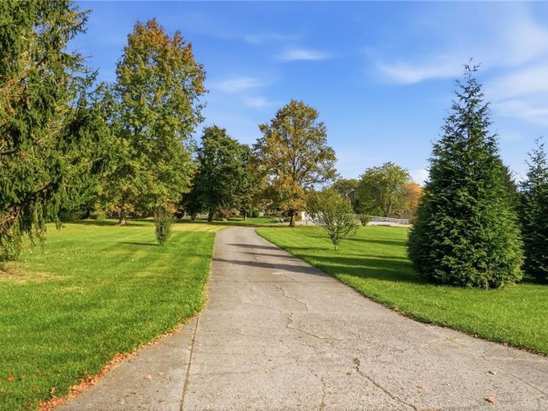 8553 Adams Road, Huber Heights, OH 45424 Photo 23