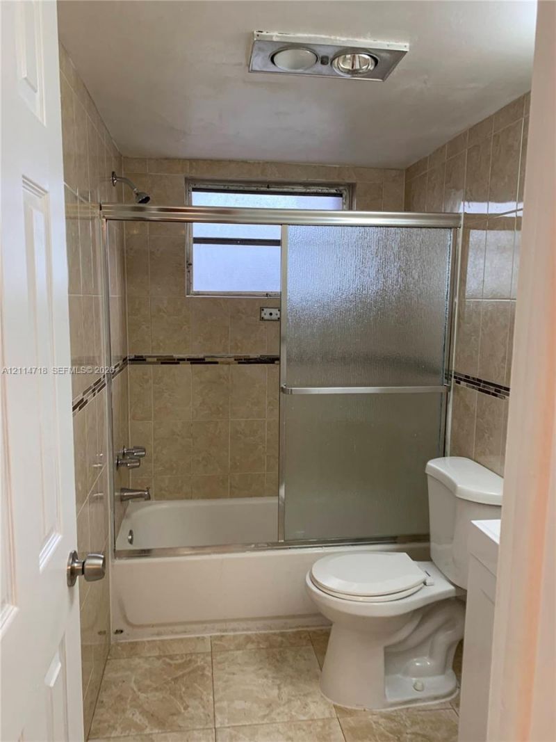 180 NE 12th Ave , Unit 14D, Hallandale Beach, FL 33009 Photo