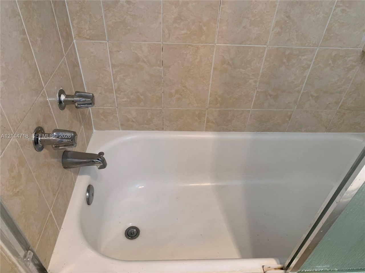 180 NE 12th Ave , Unit 14D, Hallandale Beach, FL 33009 Photo