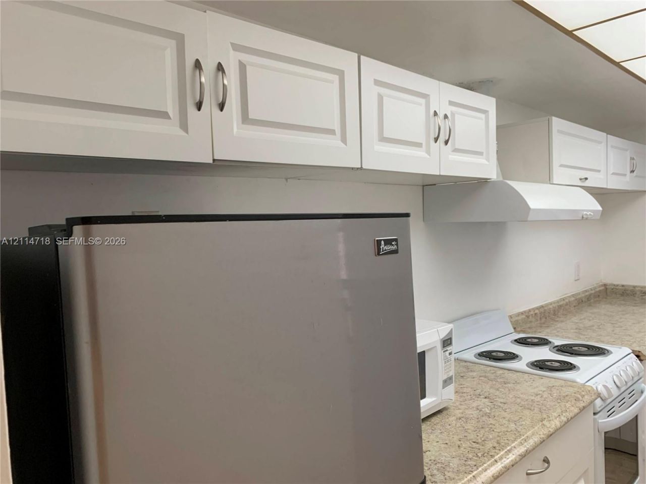 180 NE 12th Ave , Unit 14D, Hallandale Beach, FL 33009 Photo