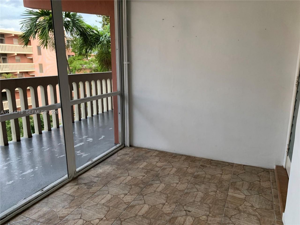 180 NE 12th Ave , Unit 14D, Hallandale Beach, FL 33009 Photo