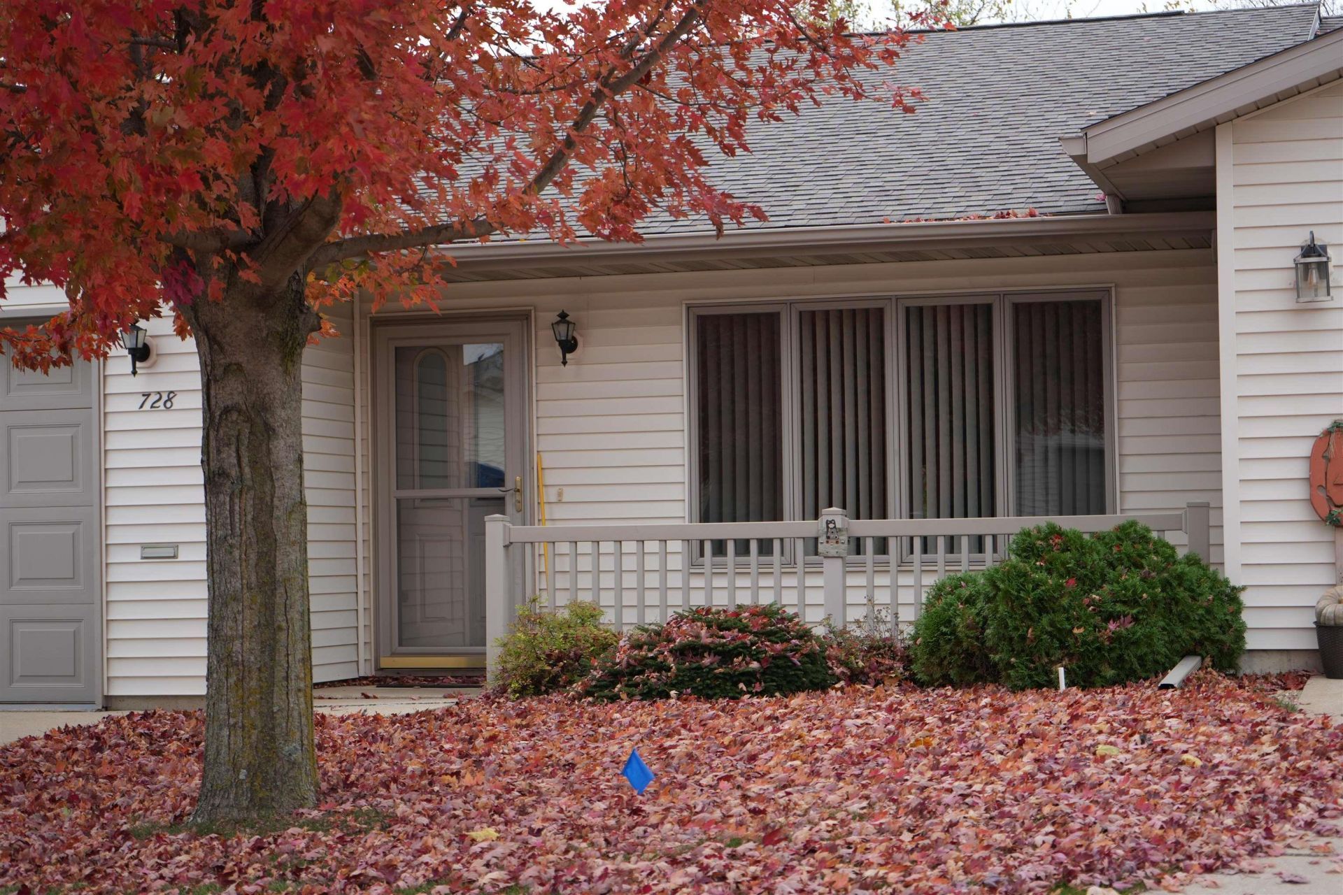 728 Southlawn Terrace , Oelwein, IA 50662 Main Photo