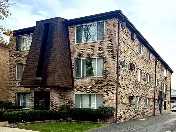 6147 W 64th Place , Unit 2SE, Chicago, IL 60638