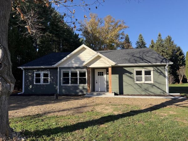 N68W29492 Hartling ROAD, Hartland, WI 53029