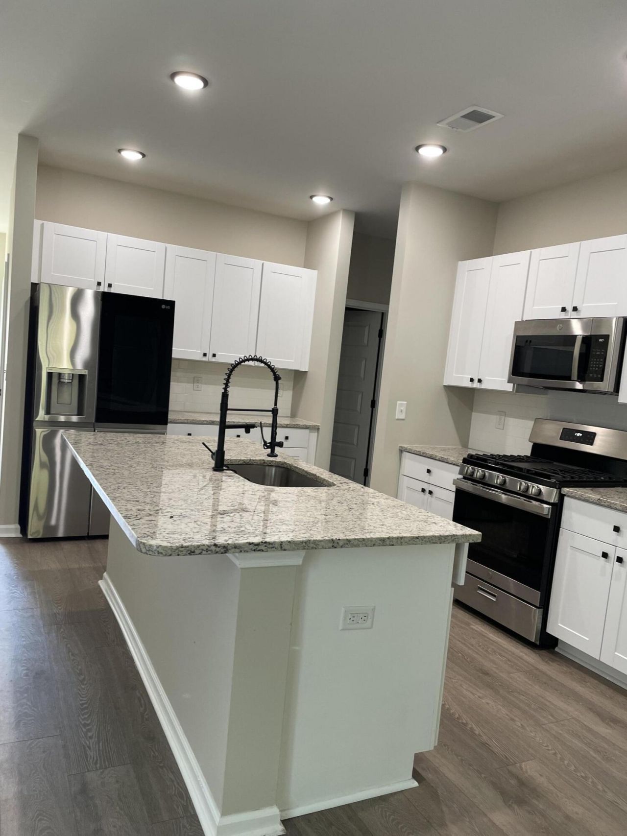 715 Jancus Street Photo 4