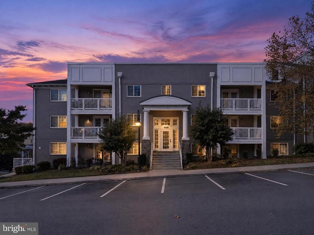 4149 S Four Mile Run Drive , Unit 403, Arlington, VA 22204 Main Photo