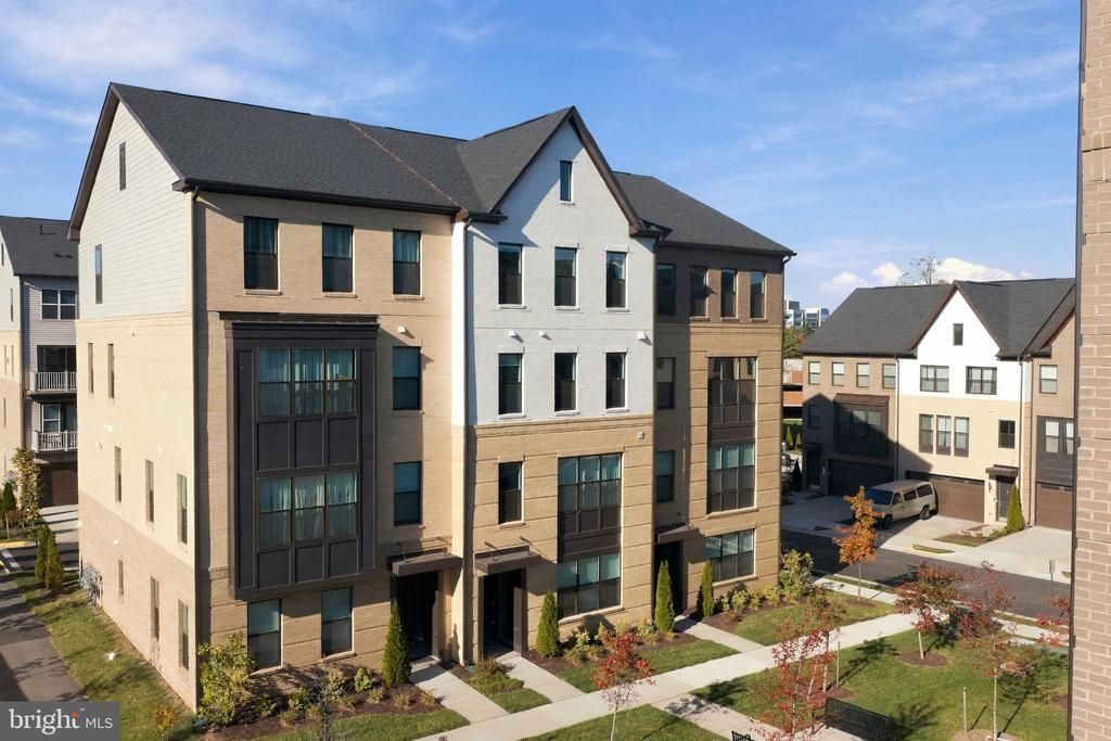 4906 Longmire Way , Unit 22, Chantilly, VA 20151 Main Photo