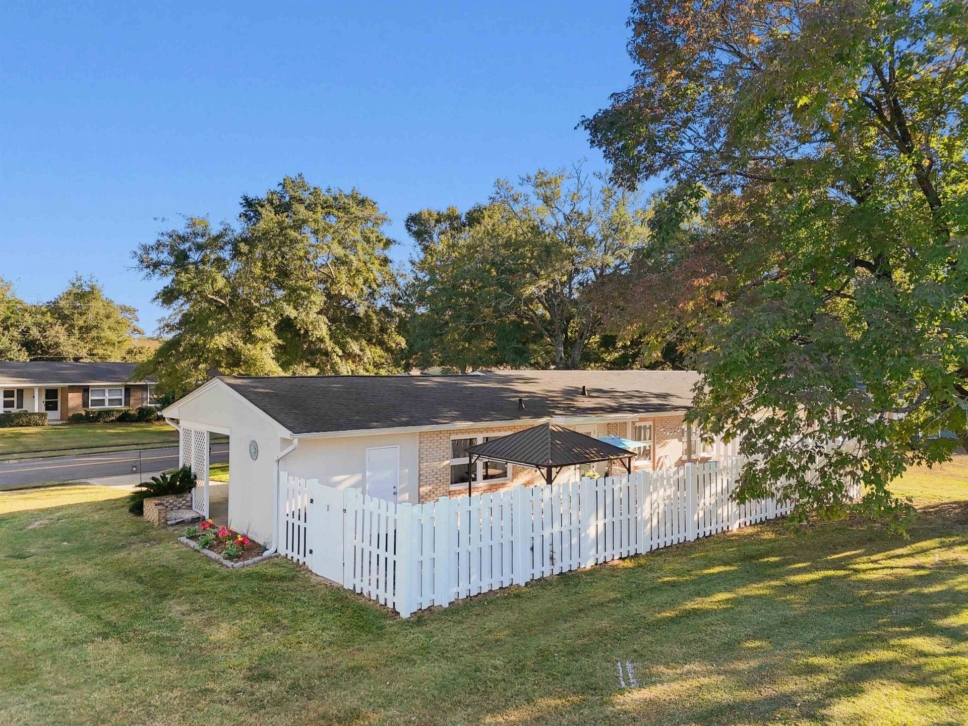 735 Yellowwood Ave.  Photo 33
