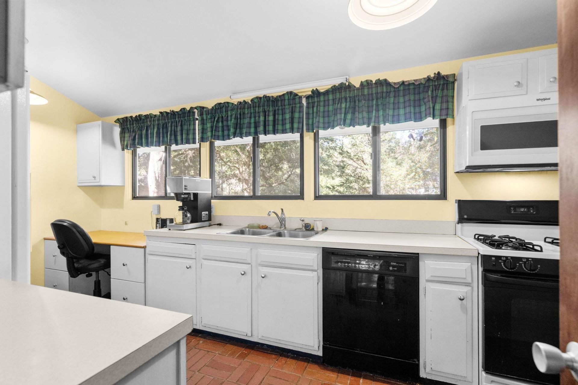 275 Cherry Ln.  Photo 15