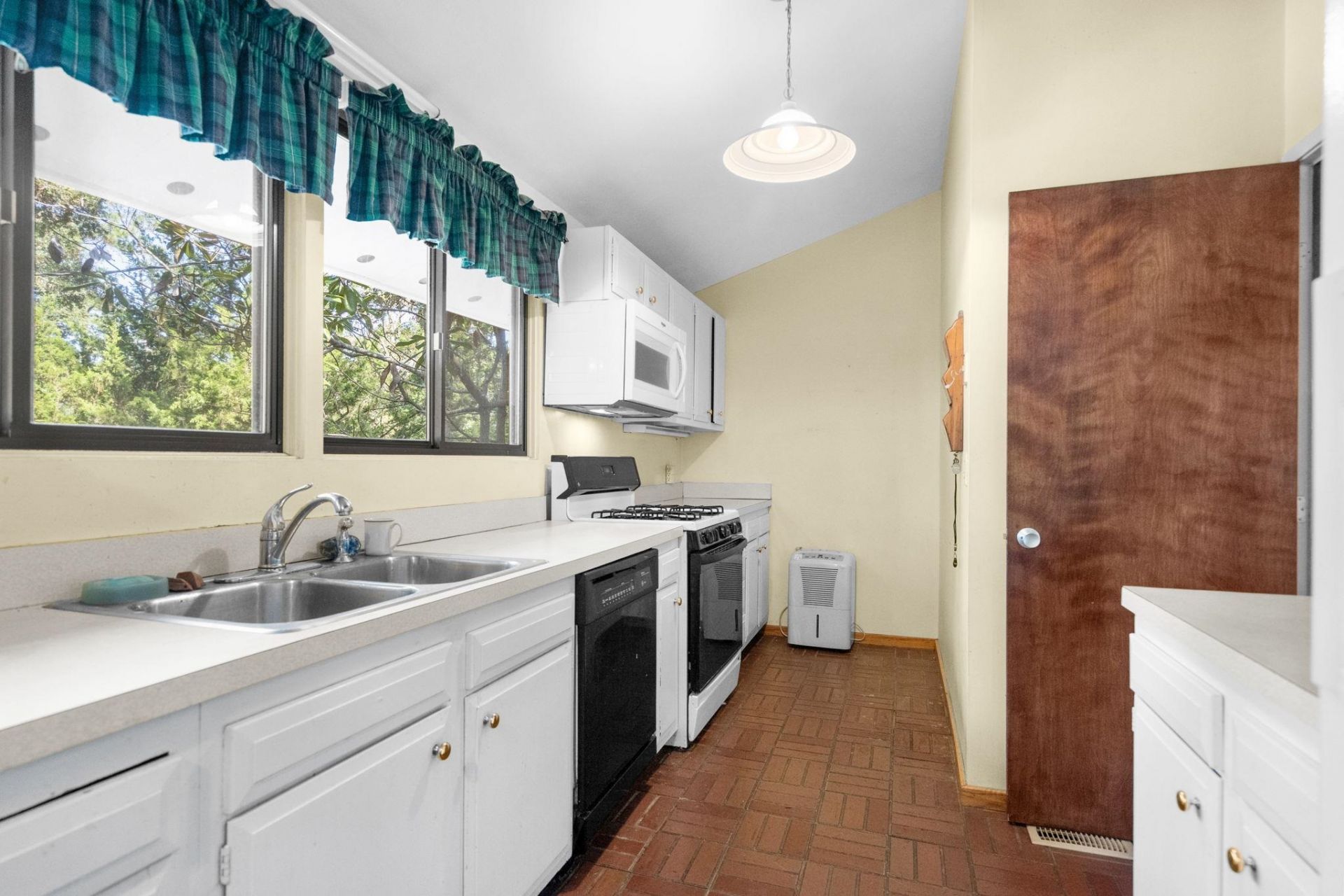 275 Cherry Ln.  Photo 17