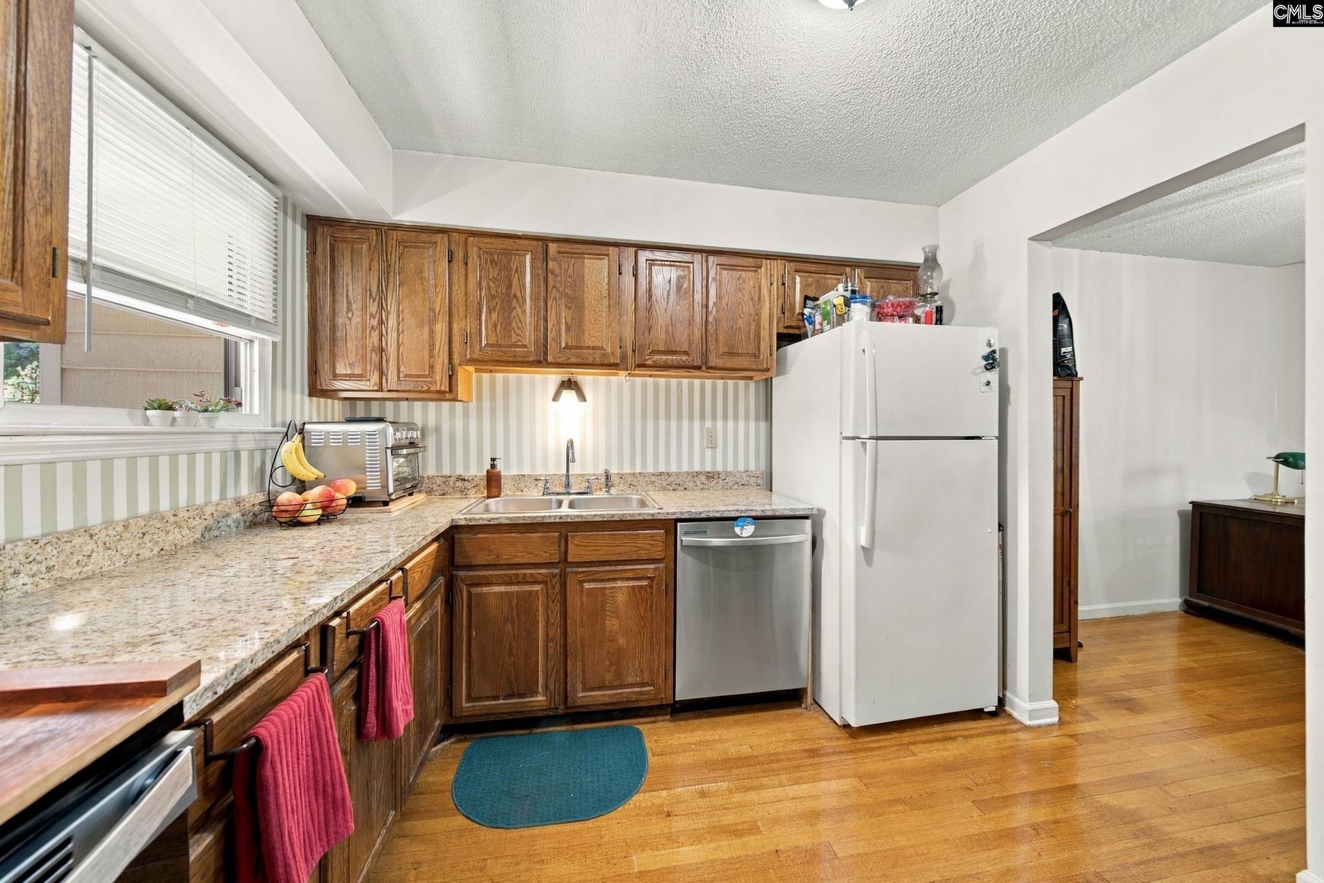 135 Edgewater Lane  Photo 4