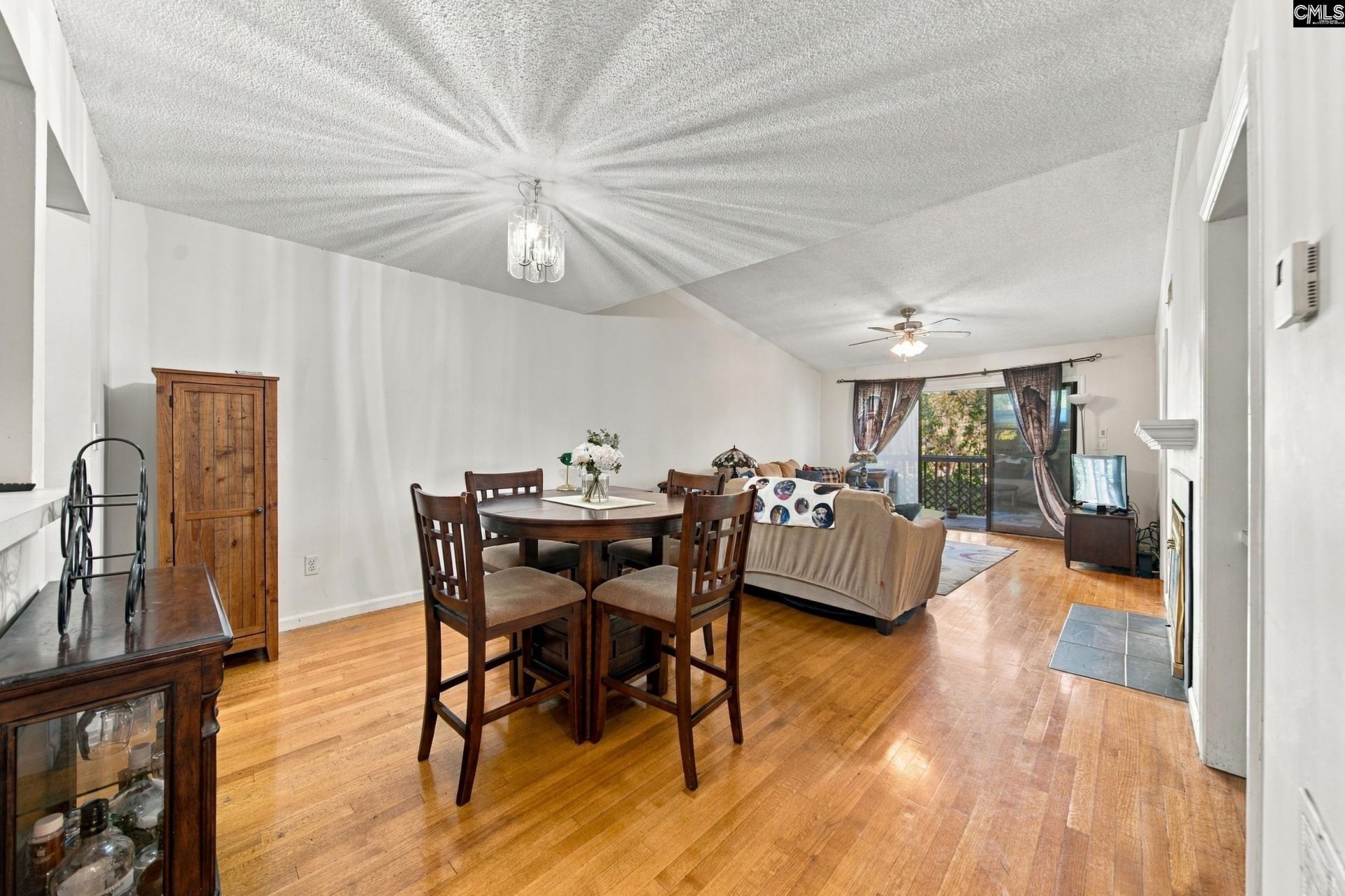 135 Edgewater Lane  Photo 6