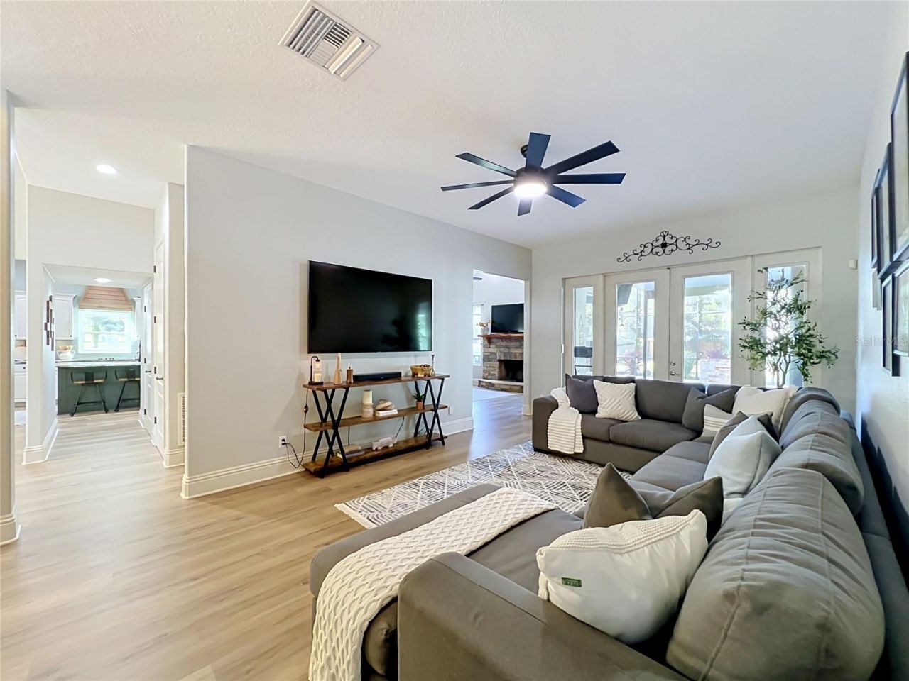 37011 Lake Yale Place , Grand Island, FL 32735 Photo