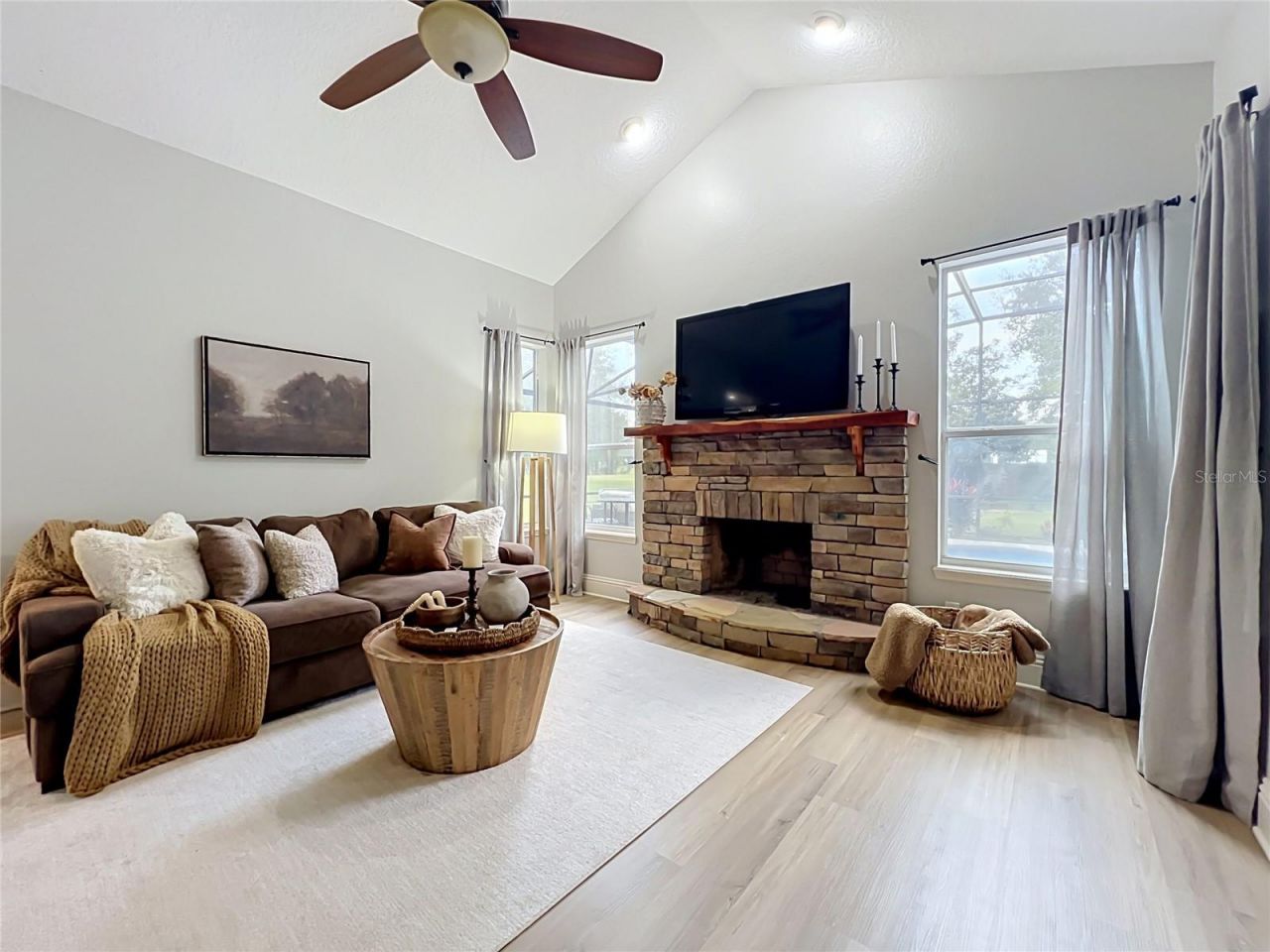 37011 Lake Yale Place , Grand Island, FL 32735 Photo