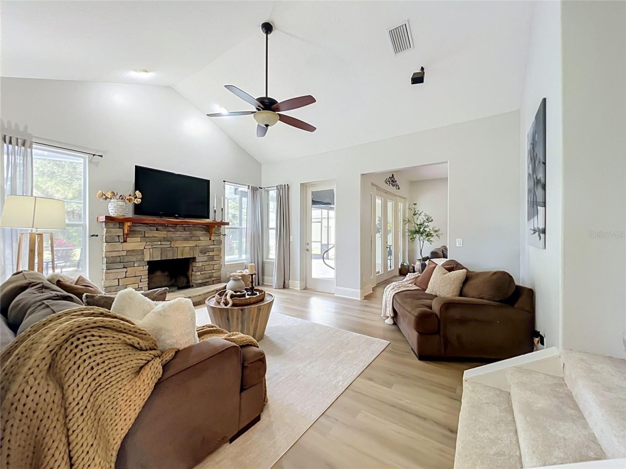 37011 Lake Yale Place , Grand Island, FL 32735 Photo
