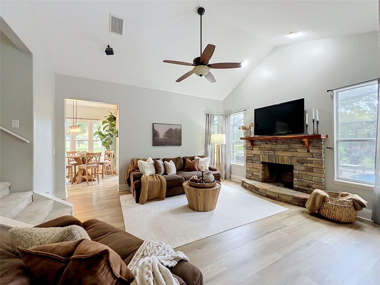 37011 Lake Yale Place , Grand Island, FL 32735 Photo