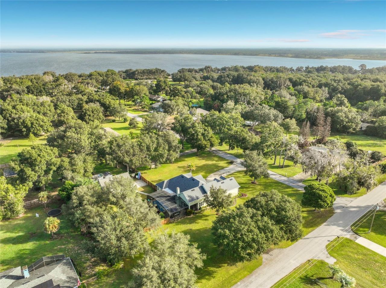 37011 Lake Yale Place , Grand Island, FL 32735 Photo