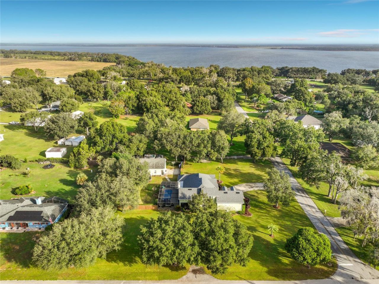 37011 Lake Yale Place , Grand Island, FL 32735 Photo