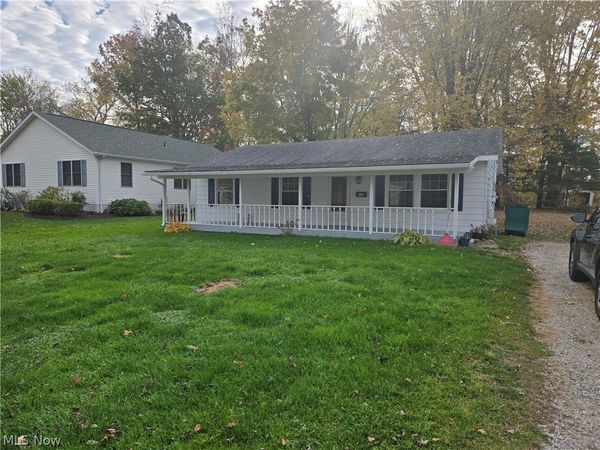 836 S Nearing Circle , Geneva, OH 44041