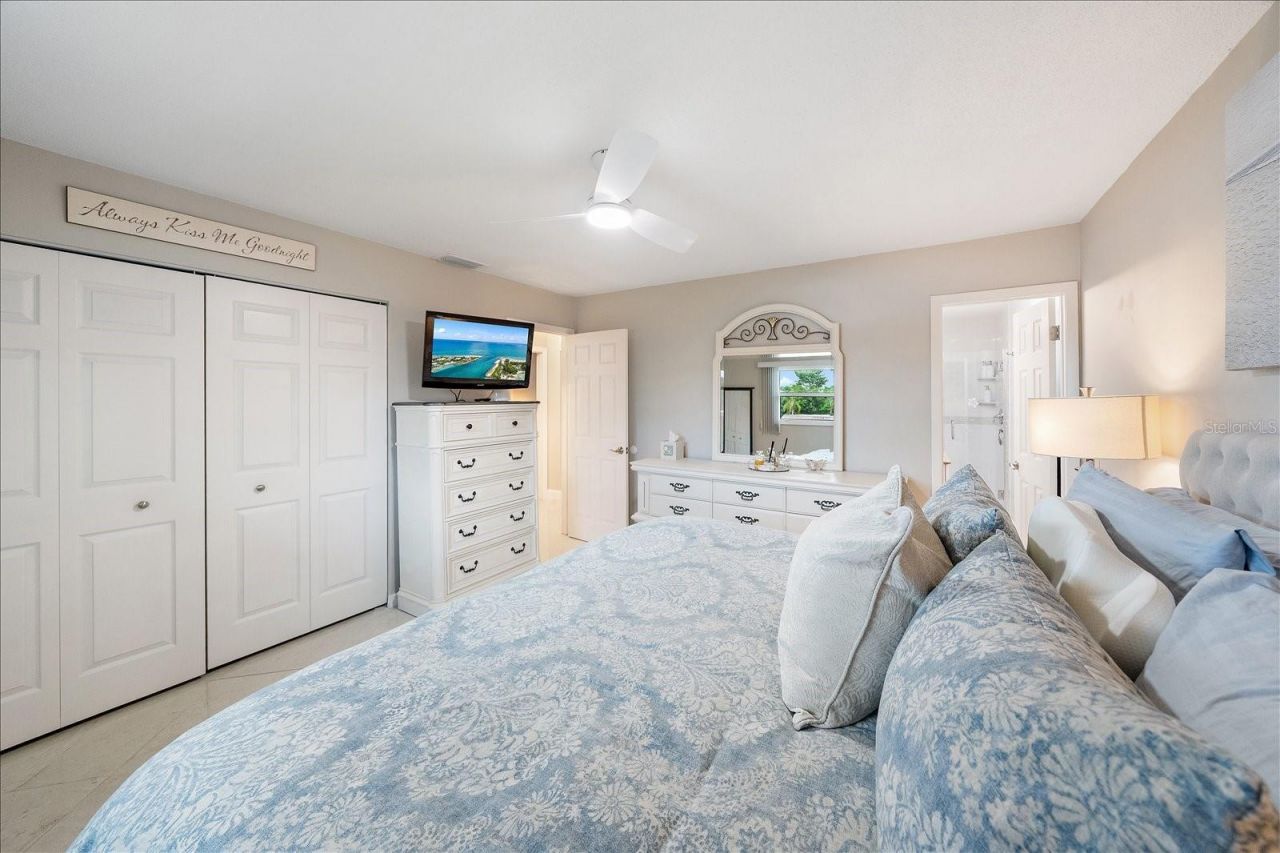 575 Sutton Place , Longboat Key, FL 34228 Photo