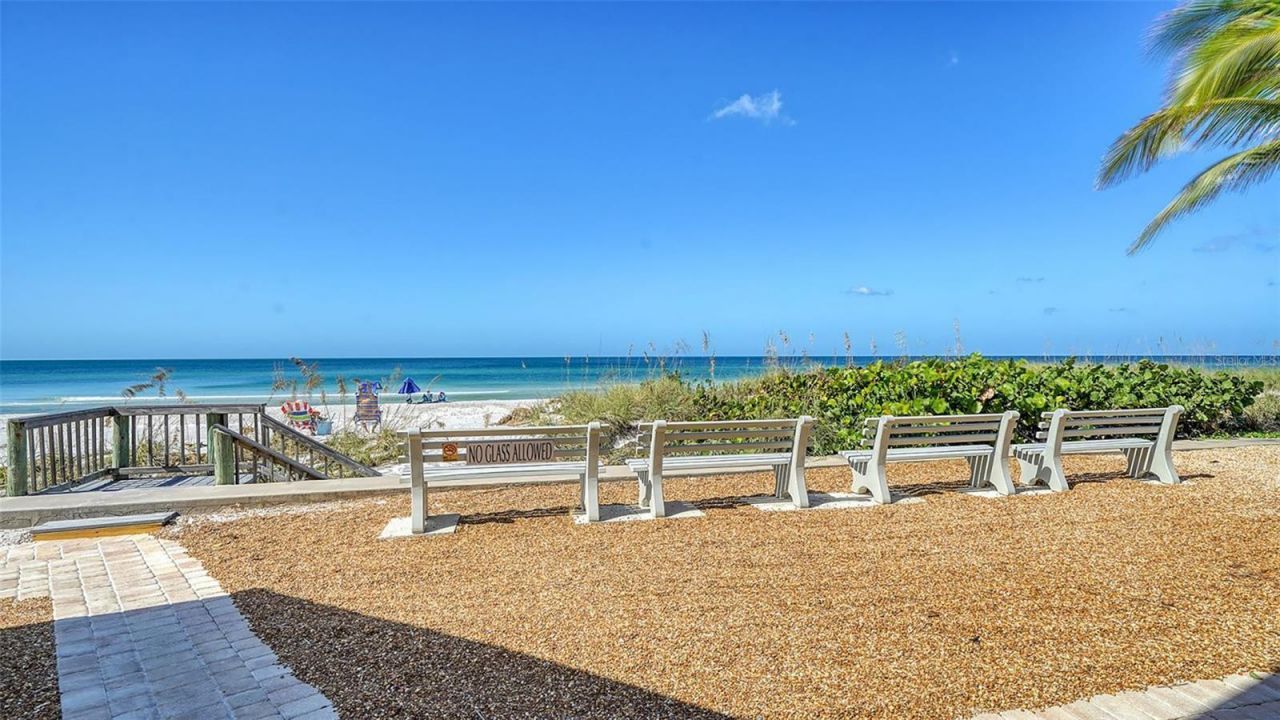 575 Sutton Place , Longboat Key, FL 34228 Photo