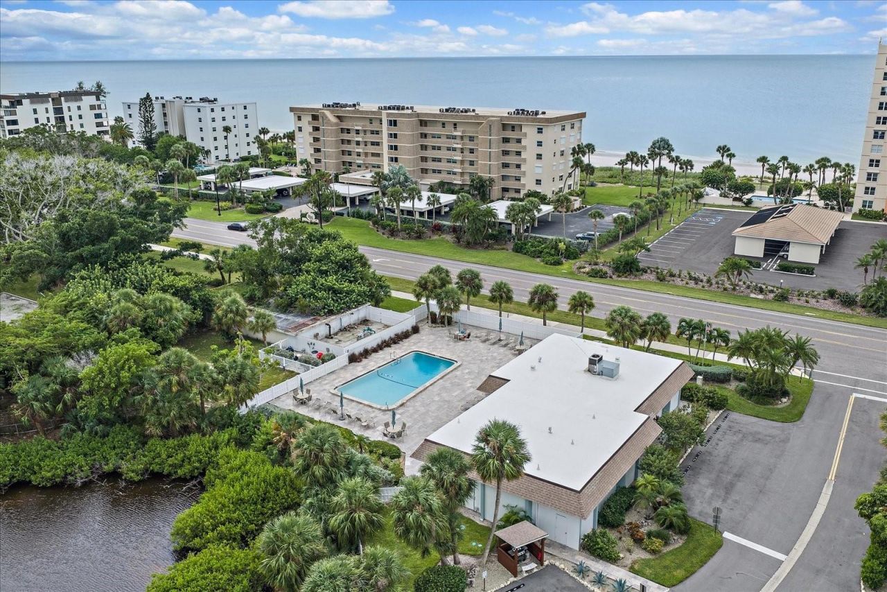 575 Sutton Place , Longboat Key, FL 34228 Photo