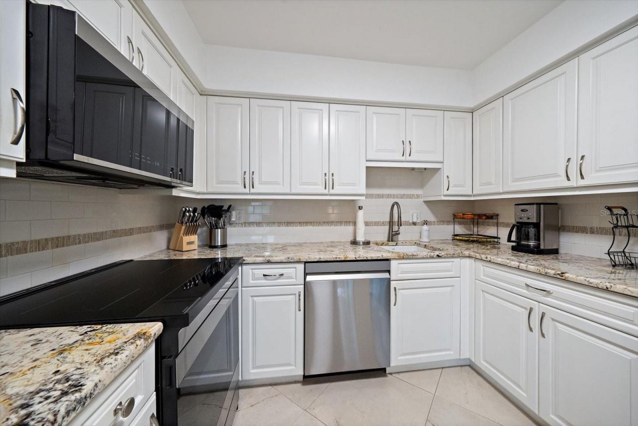 575 Sutton Place , Longboat Key, FL 34228 Photo