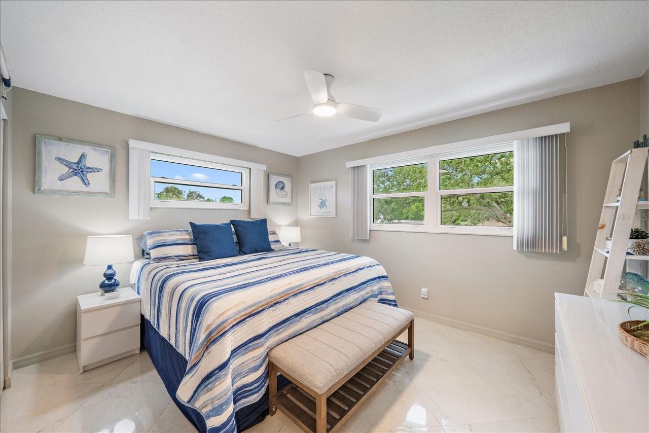 575 Sutton Place , Longboat Key, FL 34228 Photo