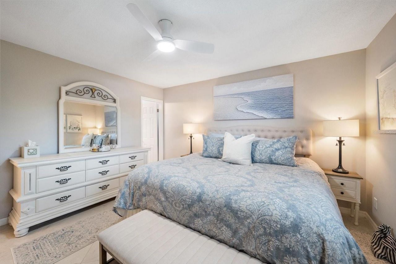 575 Sutton Place , Longboat Key, FL 34228 Photo