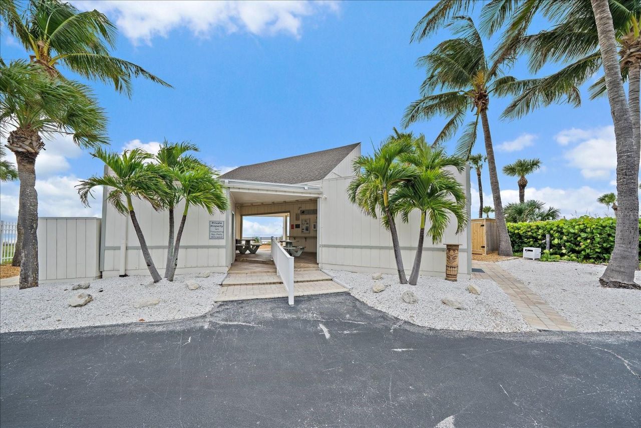 575 Sutton Place , Longboat Key, FL 34228 Photo