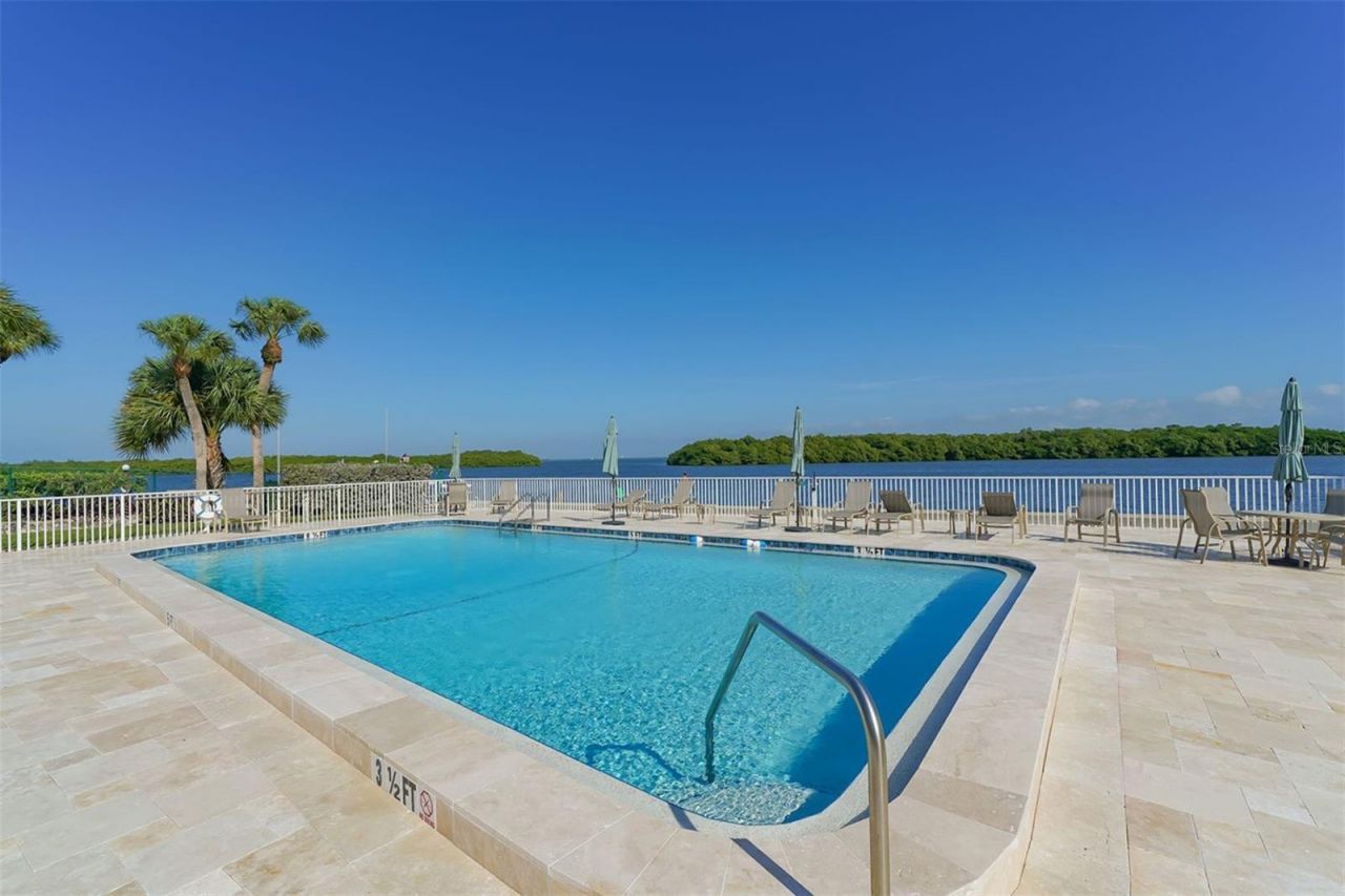 575 Sutton Place , Longboat Key, FL 34228 Photo