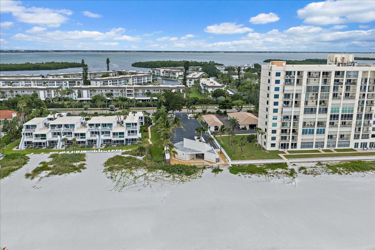 575 Sutton Place , Longboat Key, FL 34228 Photo