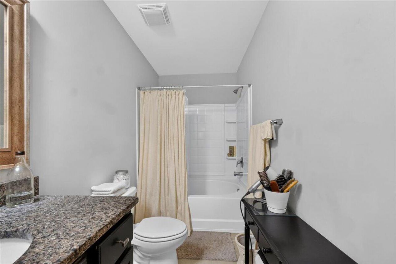 205 Bennett Lane Photo 18