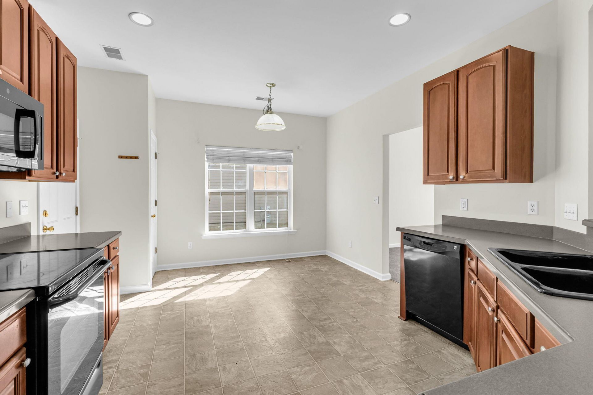 7507 Hawks Circle Photo 14