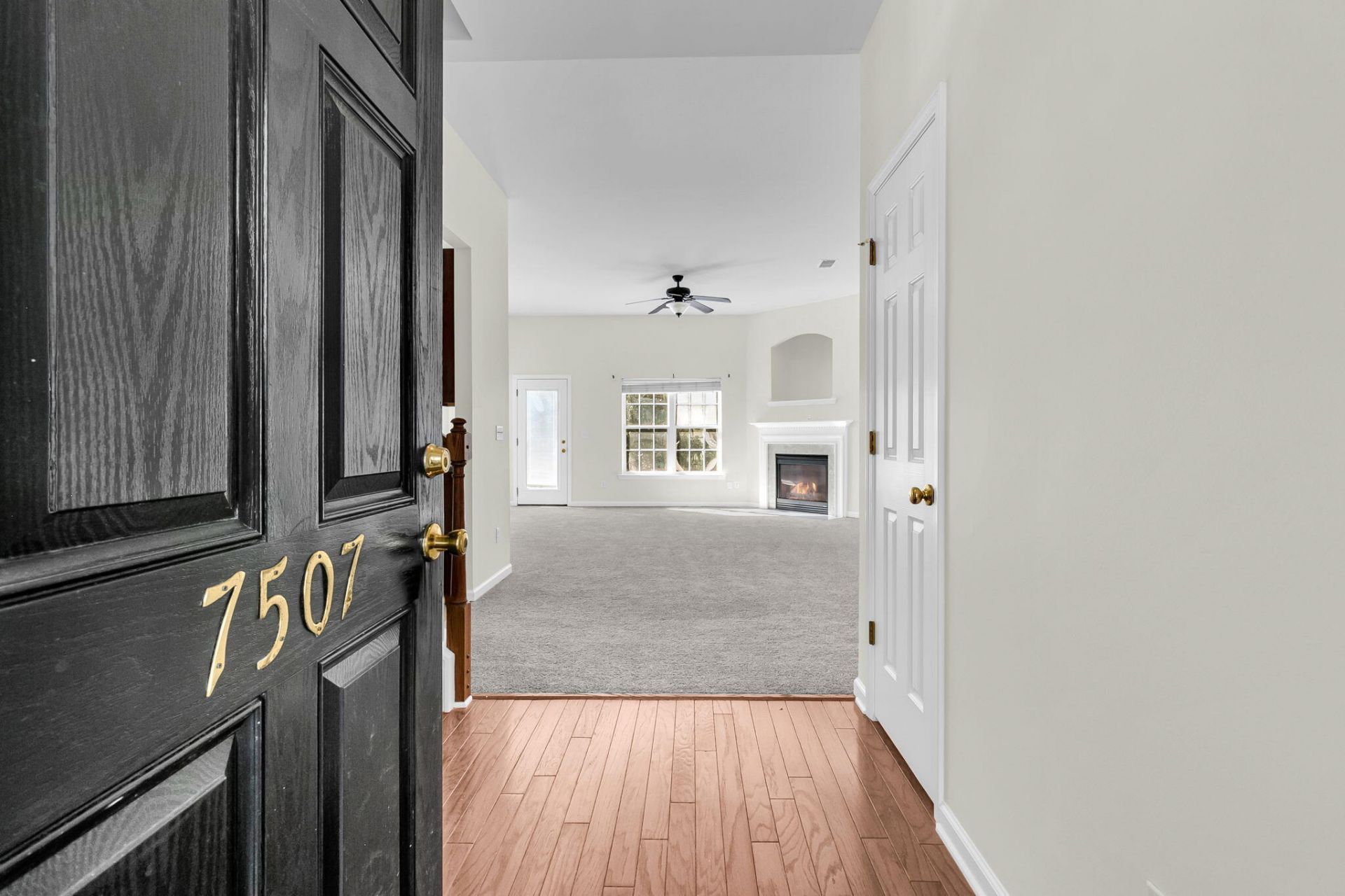 7507 Hawks Circle Photo 4
