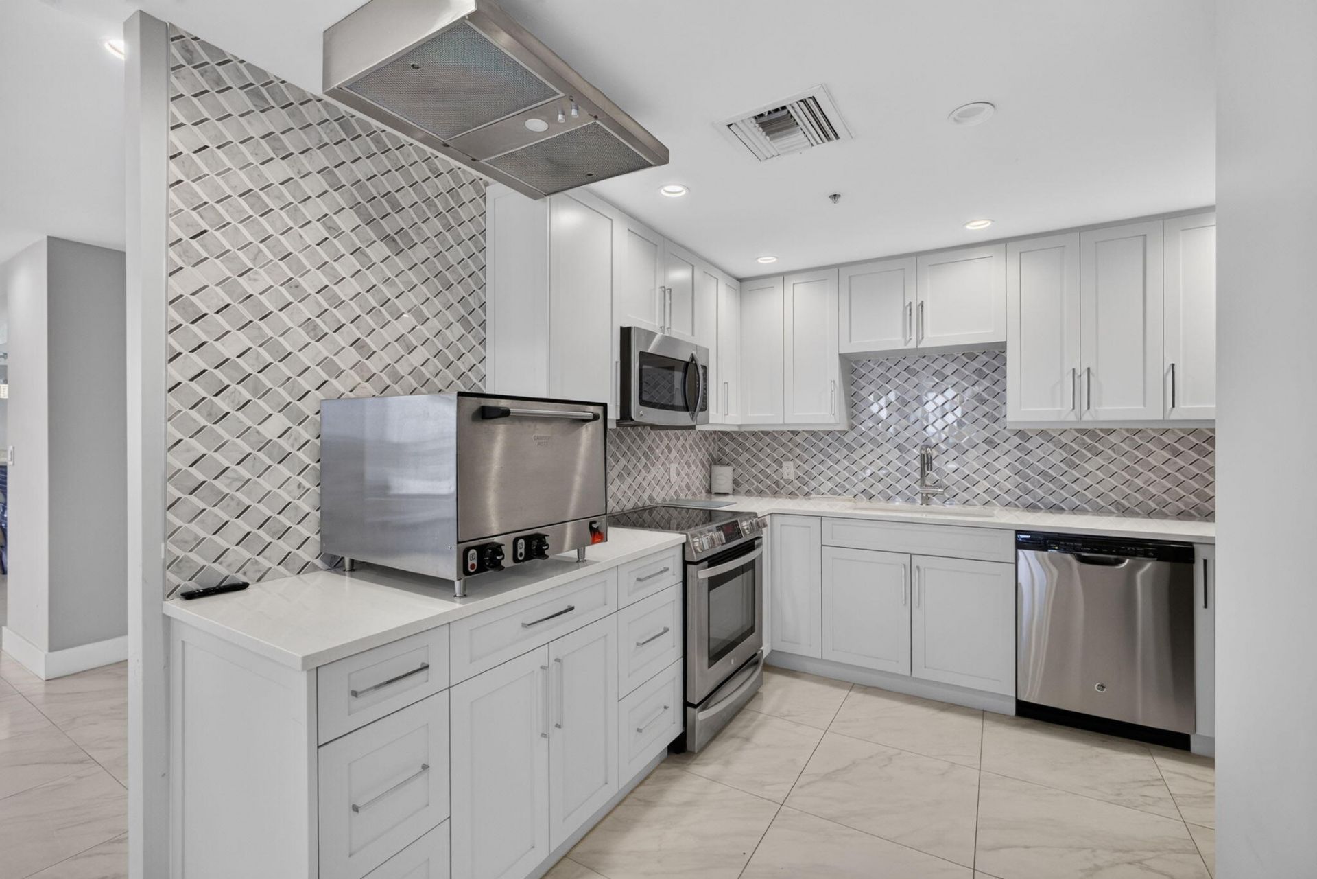 5280 N Ocean Drive, Unit 4D, Singer Island, FL 33404 Photo