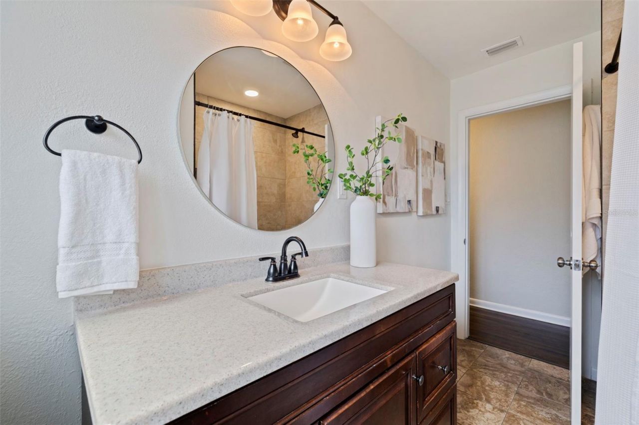 1825 Cleveland Street , Clearwater, FL 33765 Photo
