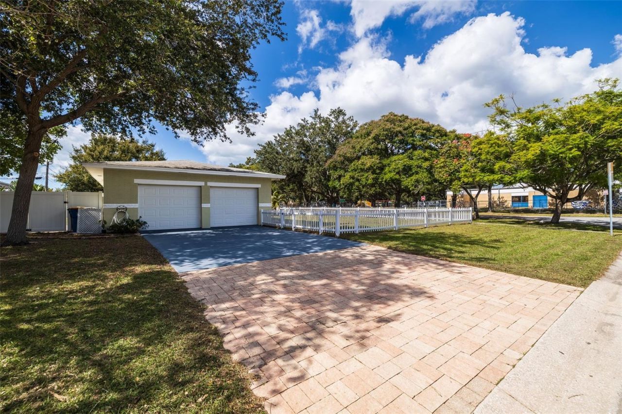 1825 Cleveland Street , Clearwater, FL 33765 Photo