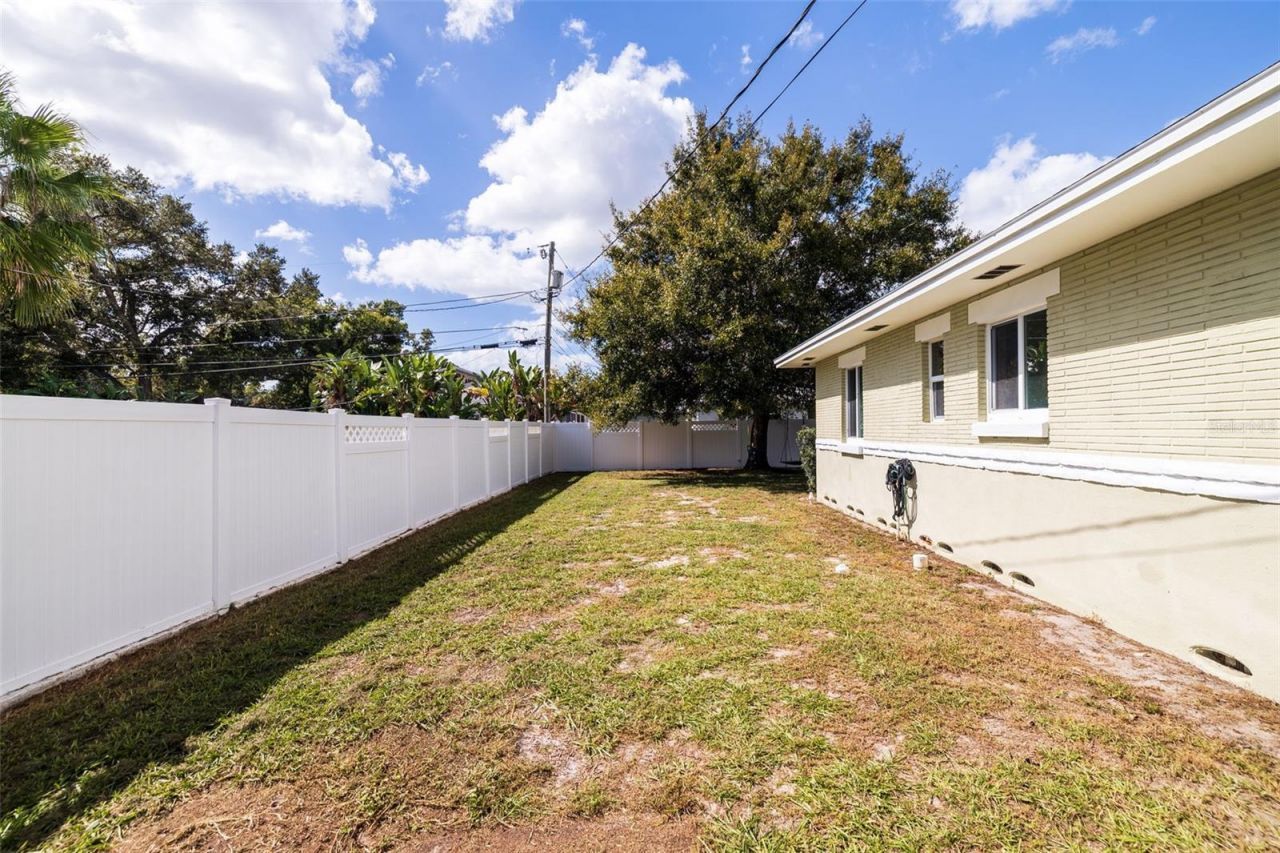 1825 Cleveland Street , Clearwater, FL 33765 Photo