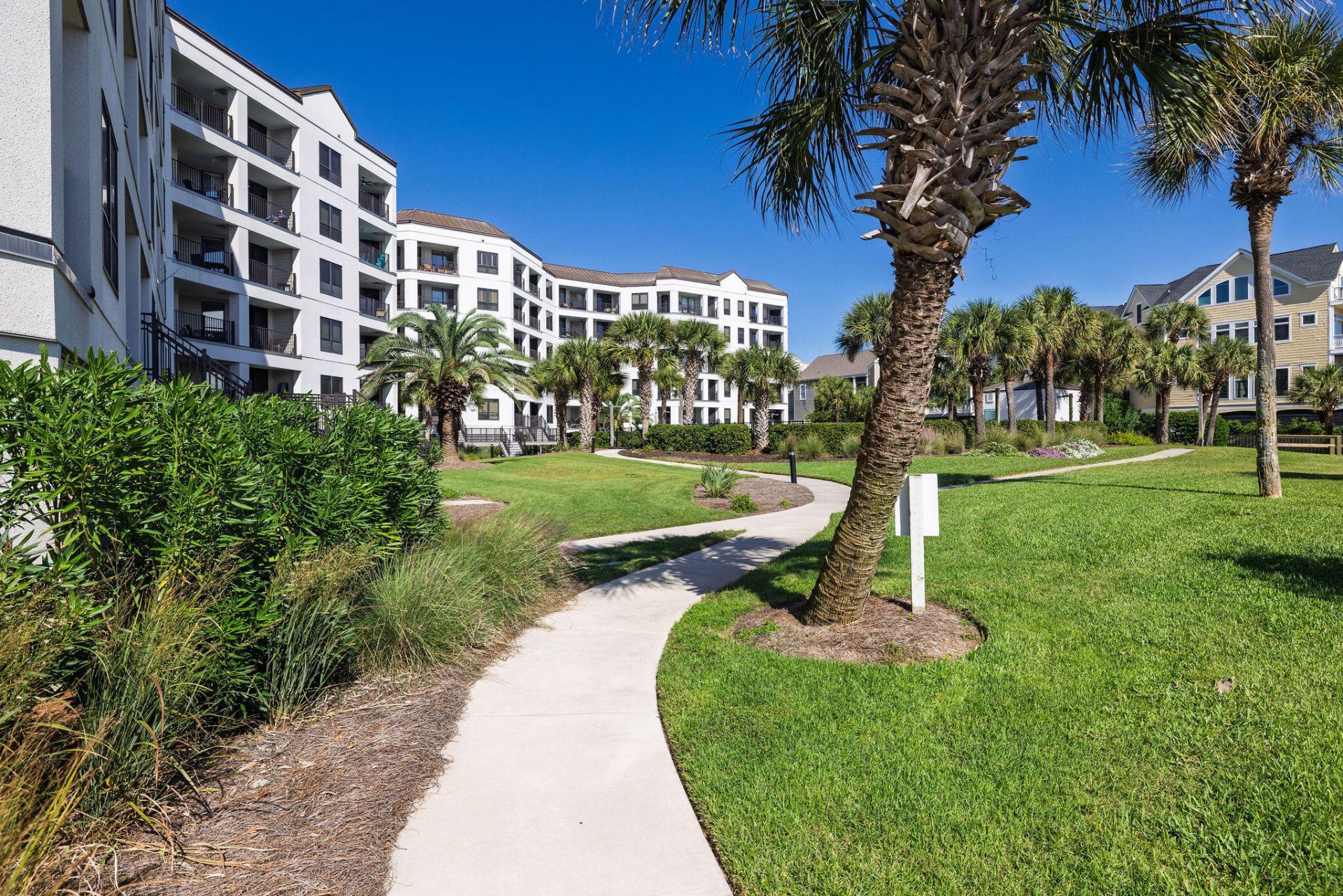 8000 Palmetto Drive Photo 26